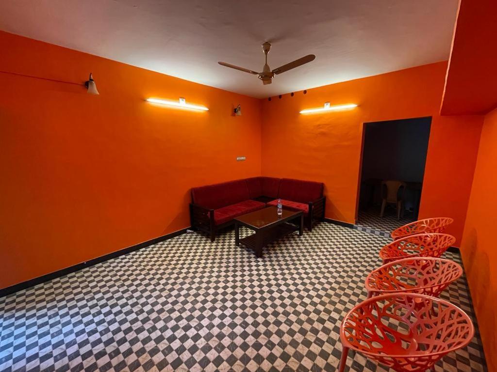 Kalpadiyil Hotel Balarampuram Exterior photo